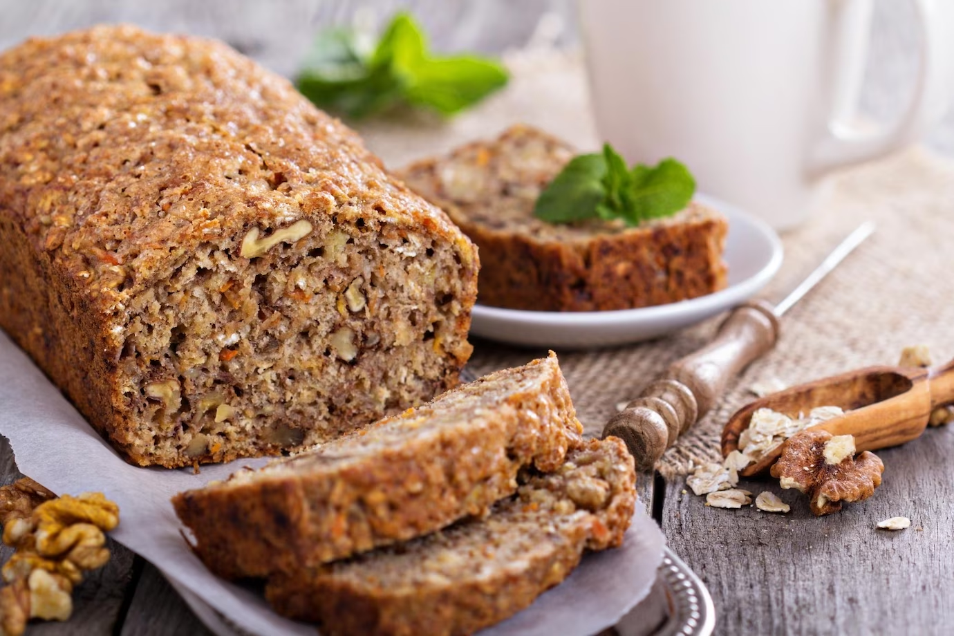 Pâine cu cardamom și fructe uscate