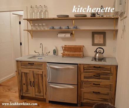 kitchenette small.jpg