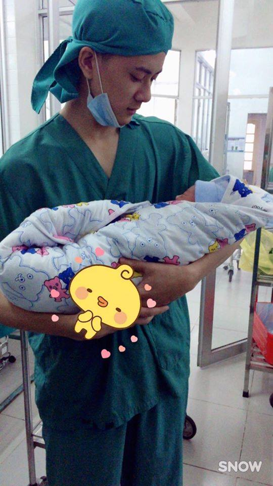 Quang Lâm: Chàng bác sĩ điển trai chiếm trọn trái tim “Nữ thần thời tiết” trong Người ấy là ai mùa 3 - ảnh 3