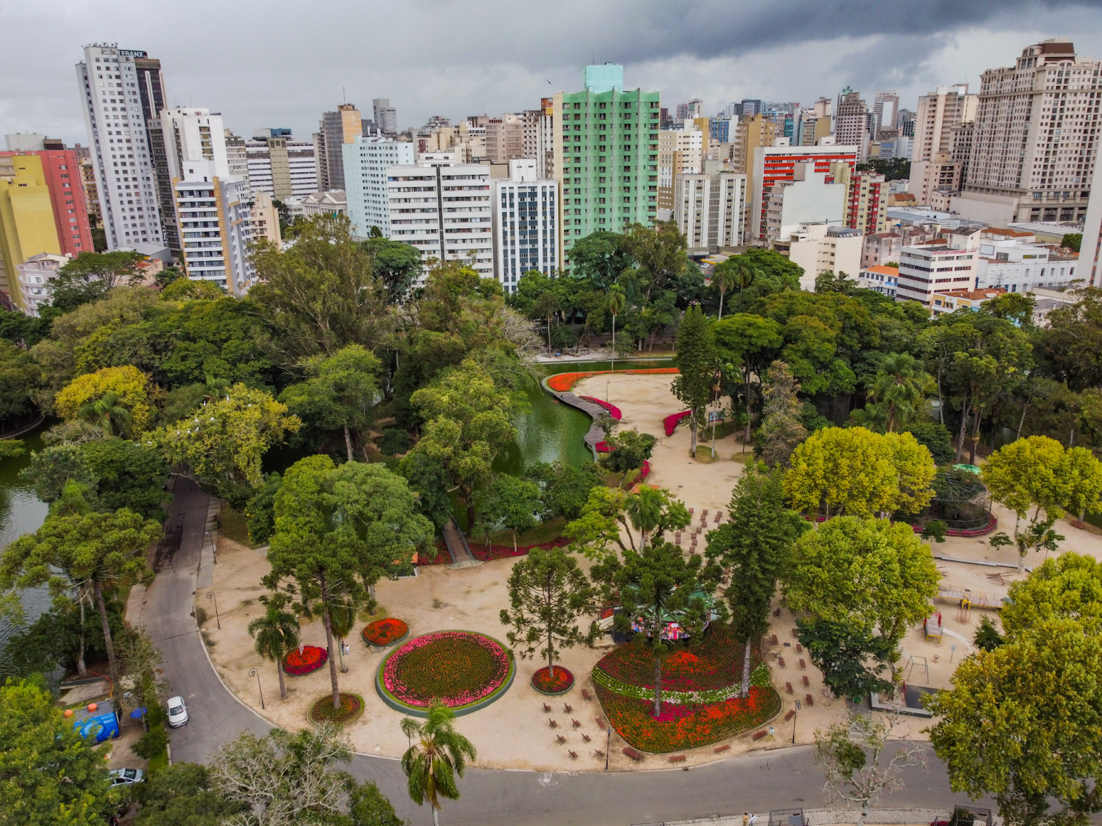 O que conhecer no Setor Histórico de Curitiba e ir de bicicleta?