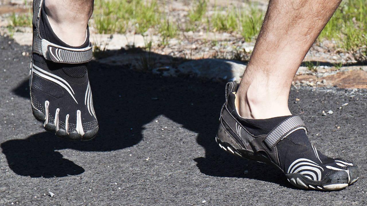 kenali jenis sepatu running