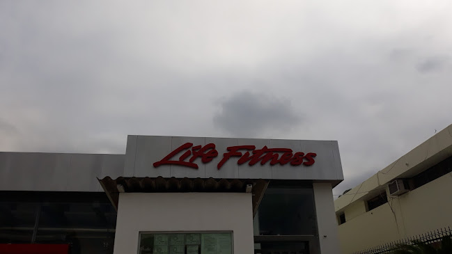 R3MV+36M, Av. Pdte. Juan de Dios Martínez Mera 516, Guayaquil 090511