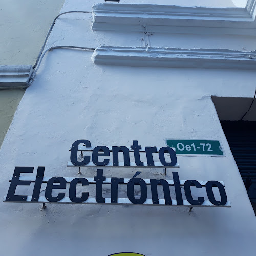 Plaza del Teatro, Manabi Oe1-72, Quito
