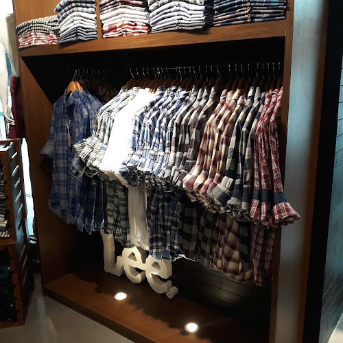 Opiniones de Lee en Quito - Tienda de ropa