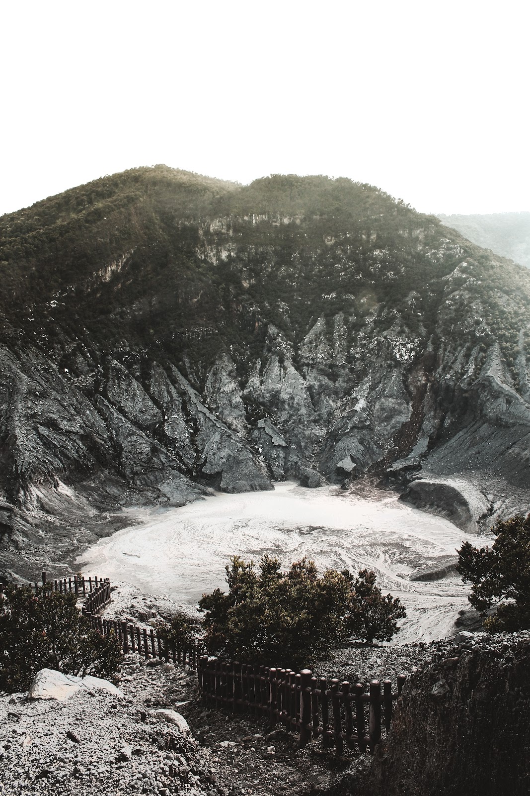 Kawah Domas tangkuban perahu