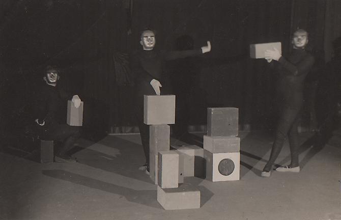 T Lux Feininger’s photograph of performance artists, c1930s (via priskapasquer.com)