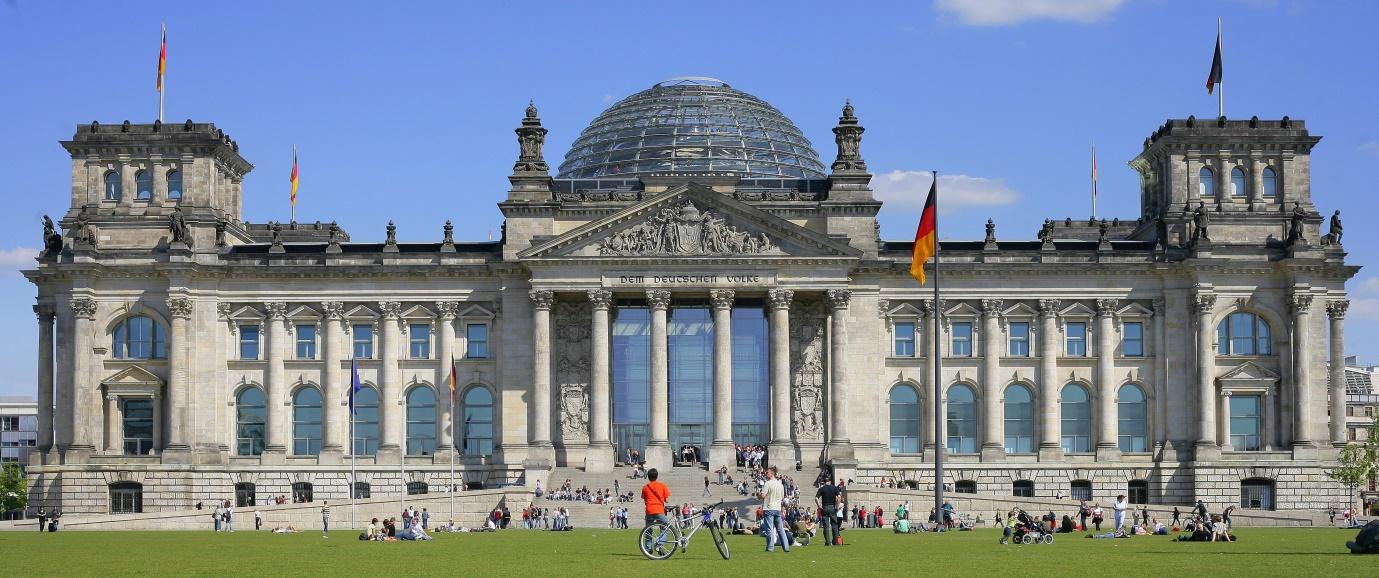 https://upload.wikimedia.org/wikipedia/commons/6/6a/Reichstag_Berlin_Germany.jpg