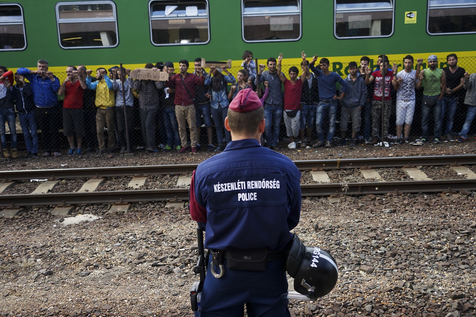 syrians train.jpg