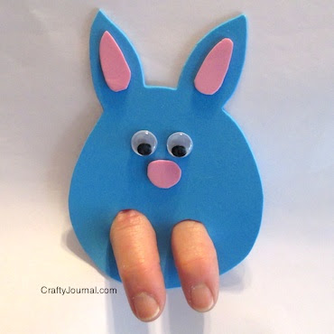 Bunny Hop Finger Puppet by Crafty Journal