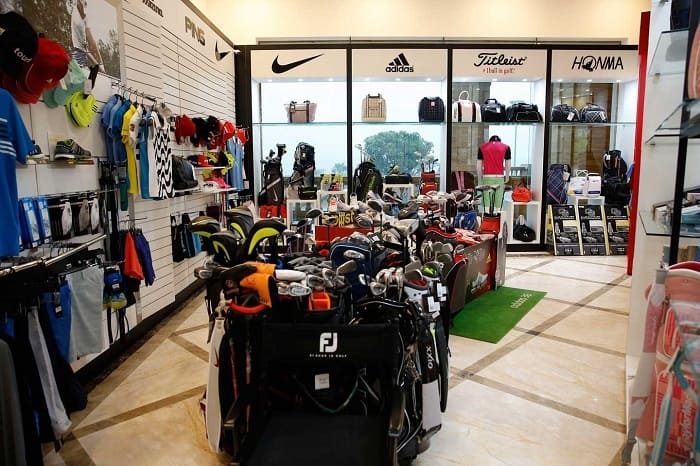 Tour du lịch golf Quảng Bình - Cửa hàng Proshop sở hữu tất cả thương hiệu thể thao hàng đầu
