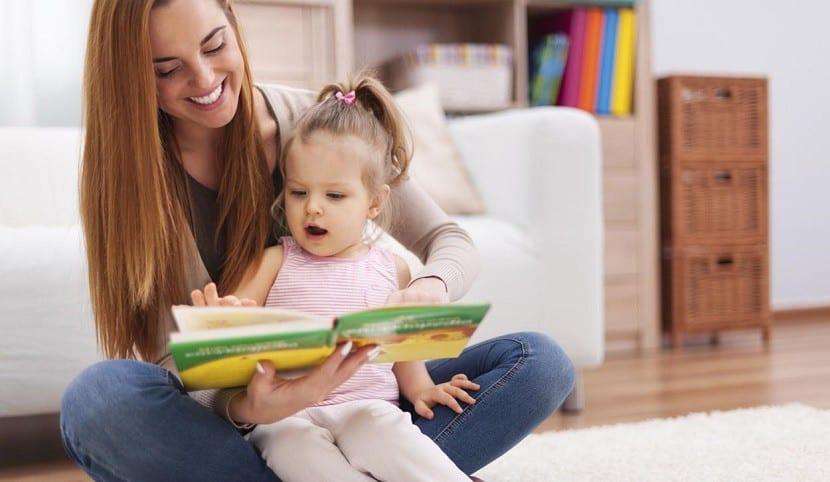 Porqué es bueno leer a tus hijos aunque no sepan aún ni hablar | Madres Hoy