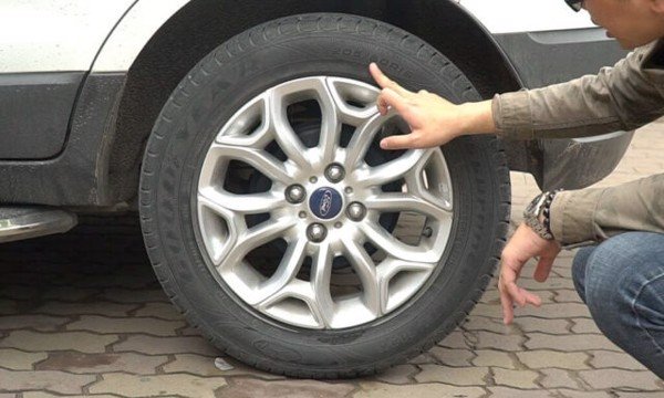 Vì sao có nhiều vụ nổ lốp xe trên đường cao tốc?