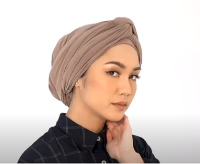 The Twist Front Turban Style