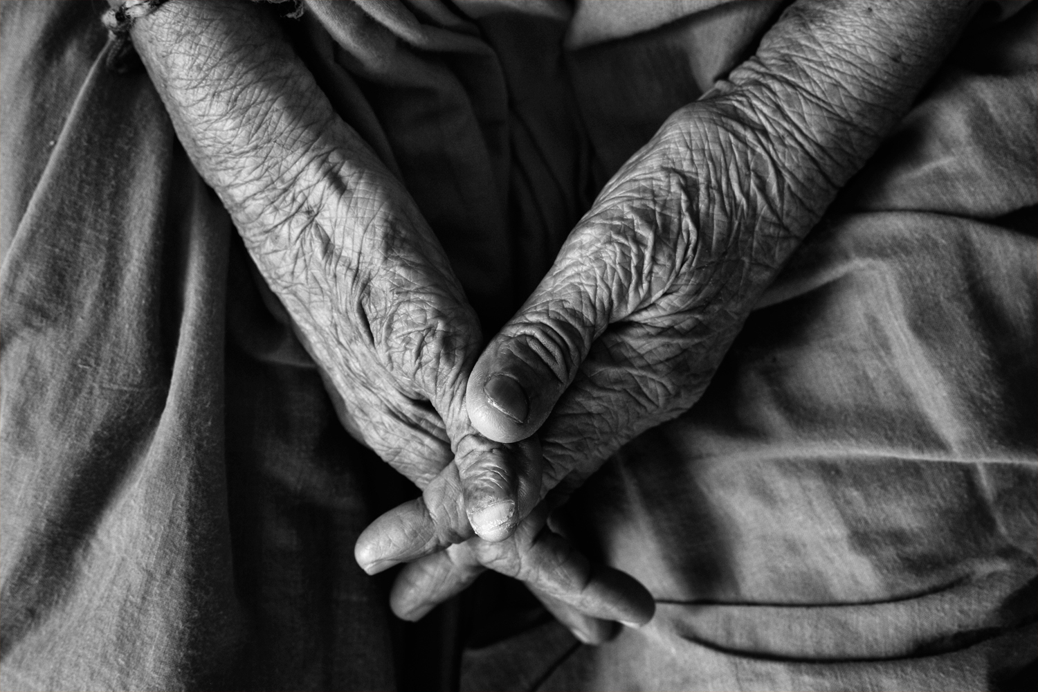 Elderly Person's Hands - caring for elderly parents at home - motherdistracted.co.uk