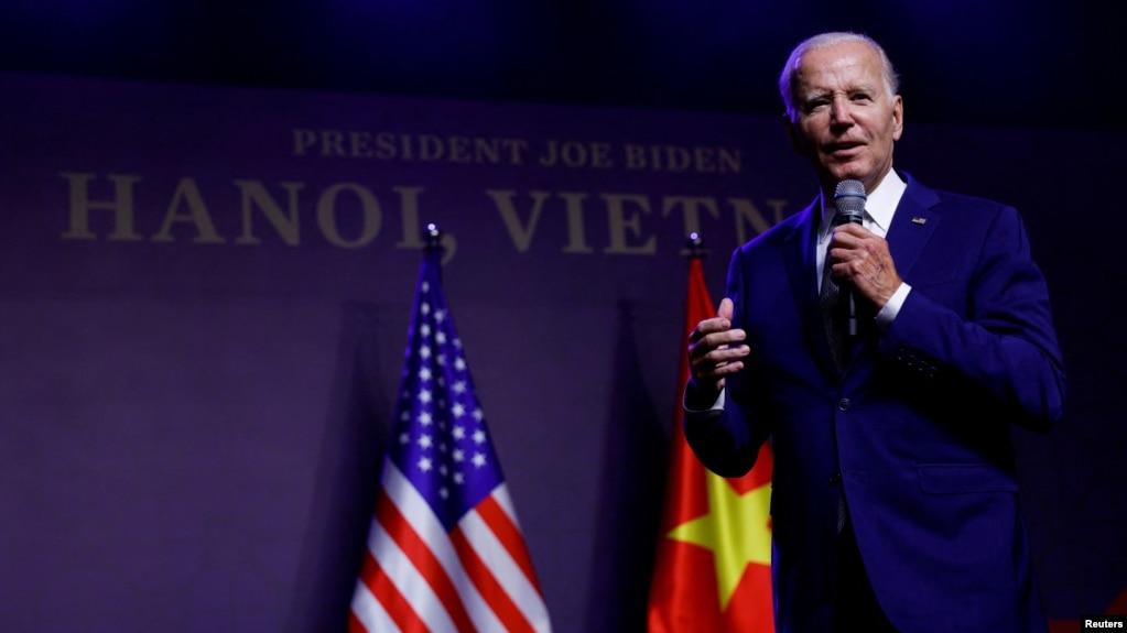 Tổng thống Mỹ Joe Biden tổ chức họp báo tại Hà Nội, ngày 10 tháng 9 năm 2023.