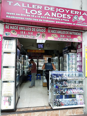 Lorenzo de Garaycoa 1222 y, Guayaquil 090312