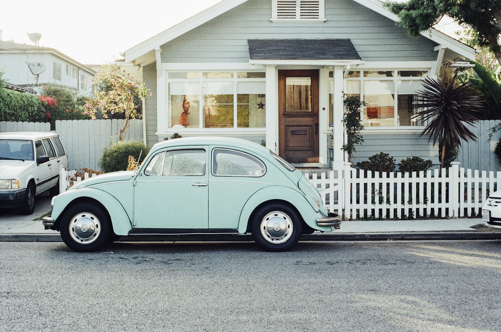 house-car-vintage-old.jpg