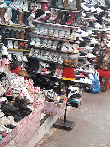 Opiniones de Calzado Local 323 en Quito - Zapatería