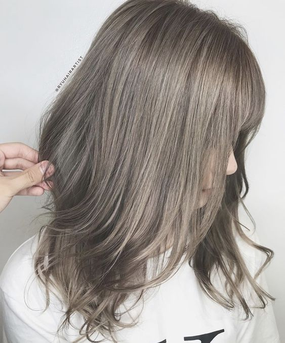 アッシュグレーとはどんな色 明るさに気を付けておしゃれに Kyogoku Salon