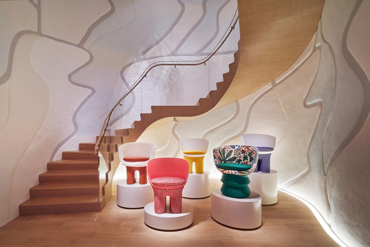 Louis Vuitton Ginza Namiki, Staircase_archdaily.com.jpg