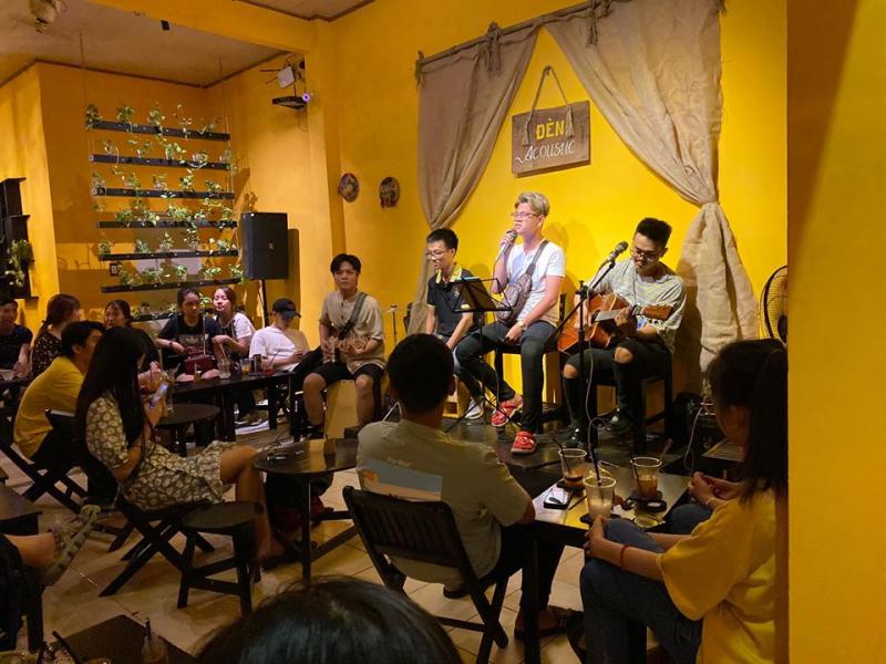 Top 15 quán Cafe Acoustic lãng mạn nhất Sài Gòn bạn nên đến nhất -  Toplist.vn