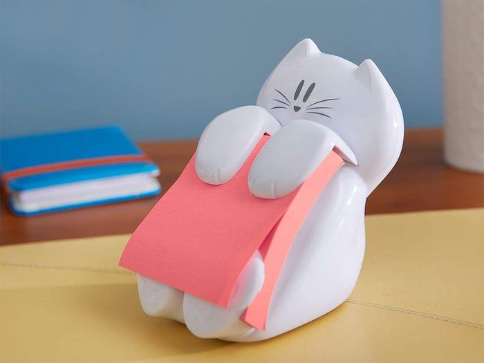 a white cartoon cat Post-it Pop-up Note Dispenser