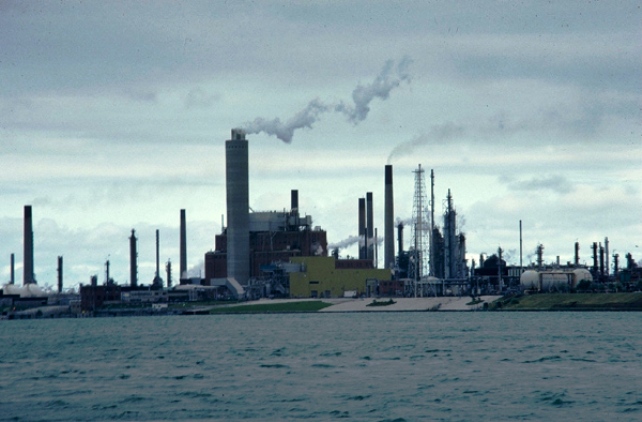 http://voiceofdetroit.net/wp-content/uploads/2014/09/DWSD-Lake-Huron-water-treatment-plant.jpg