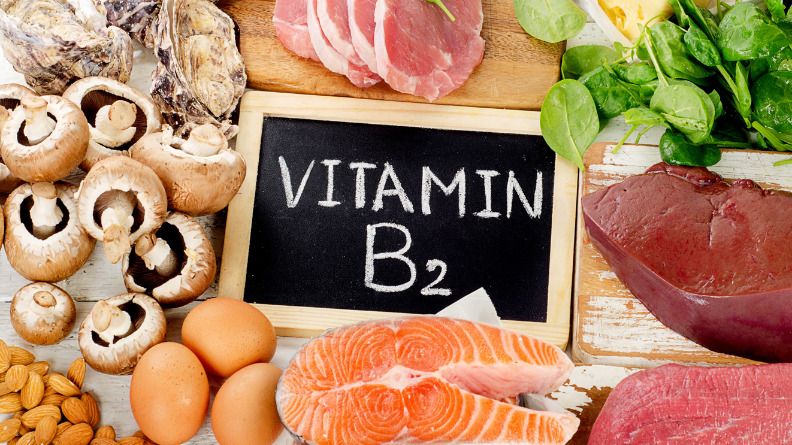 Vitamin B2 là chất chống oxy hóa giúp bảo vệ da