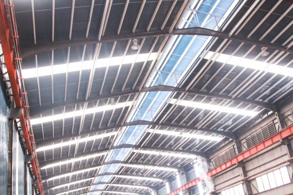 Ứng dụng của tấm lợp lấy sáng trong nhà xưởng công nghiệp 