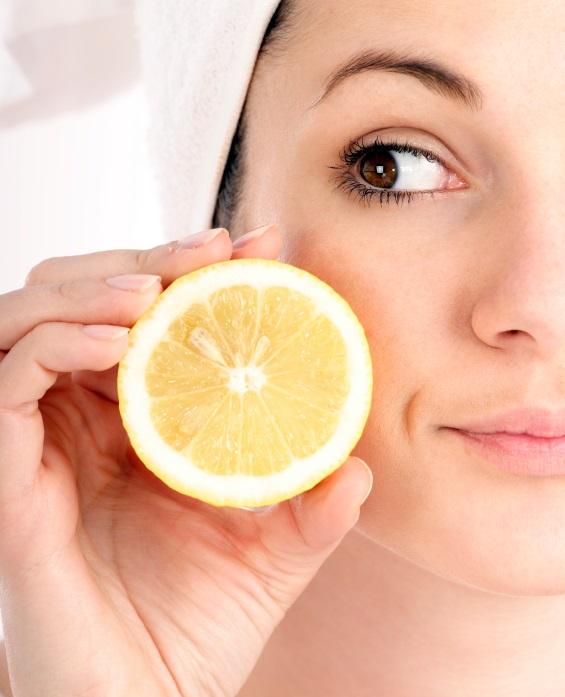 Cómo usar el aloe vera para las arrugas - Mascarilla antiarrugas de aloe vera y limón 