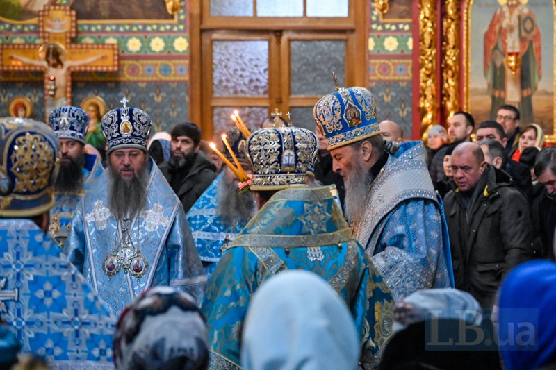 Глава УПЦ МП митрополит Онуфрій (праворуч) і митрополит Антоній (Паканич)