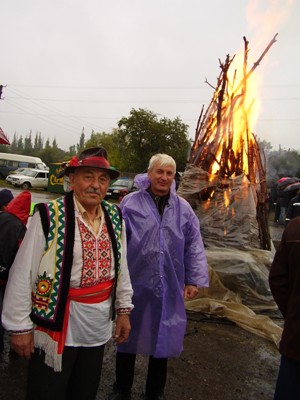 Традиционная ватра на фестивале "Стежками Лемківщини" в 2009 году. Фото с сайта Украинской народной партии