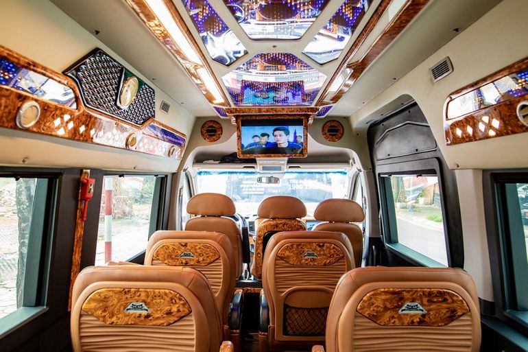 Nội thất xe Hoàng Phú Limousine đi Sapa từ Hà Nội