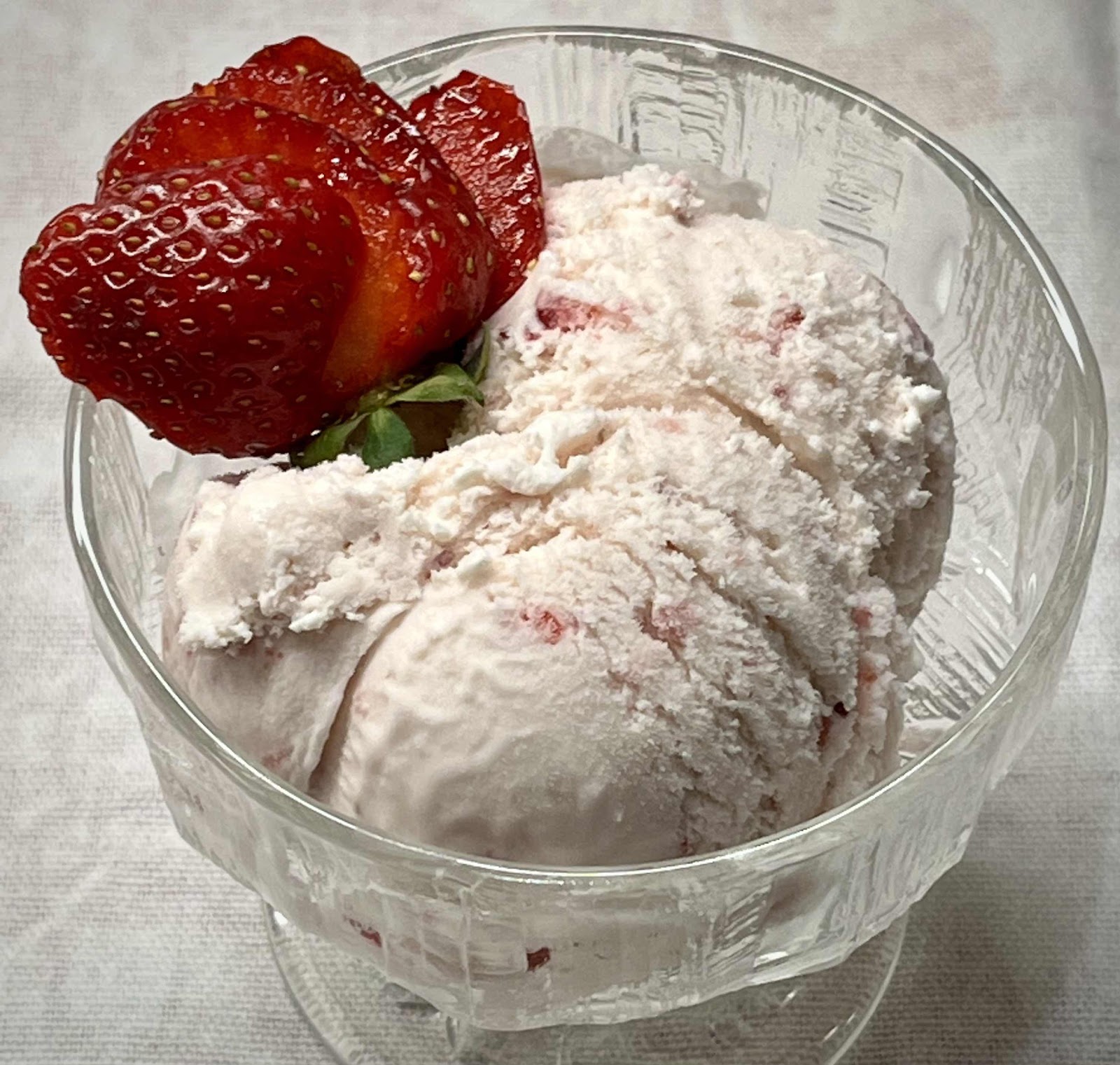 Keto Strawberry Ice Cream