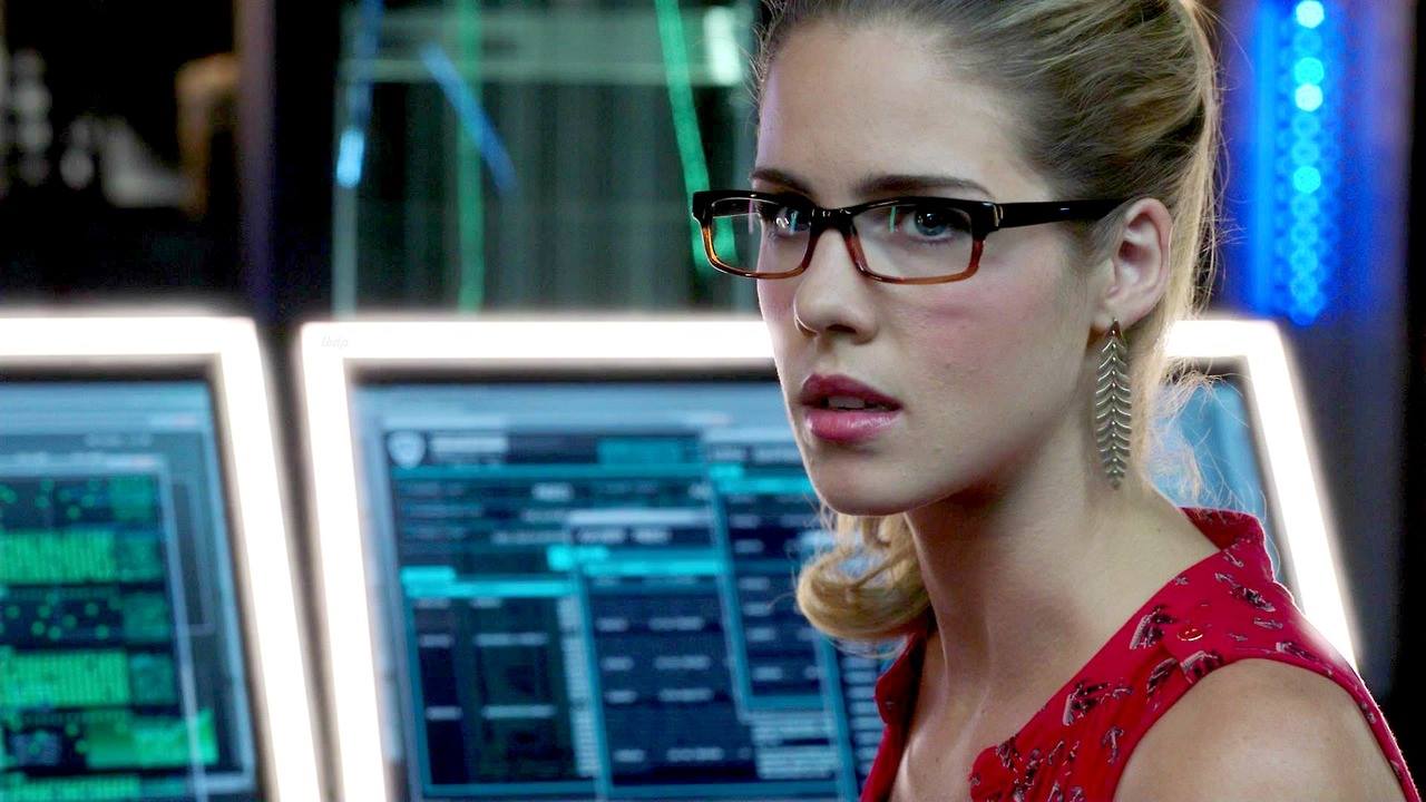 felicity-smoak-arrow.jpg