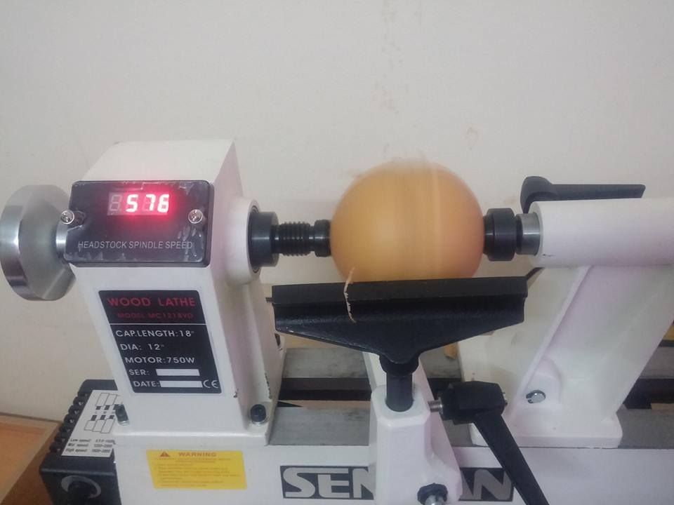 Máy tiện gỗ CNC mini