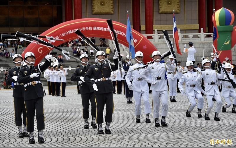 在美方支持下，國防部明年5月將首度以中華民國國防部三軍儀隊名義丶派出三軍儀隊隊員組團赴美國參加2020年世界儀隊錦標賽，為我國派出參賽的官方代表團。（資料照）