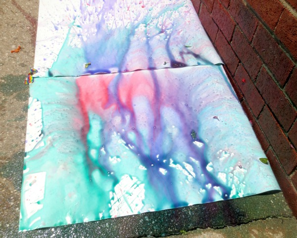 30 Outdoor Arts and Crafts for Kids: water balloon painting