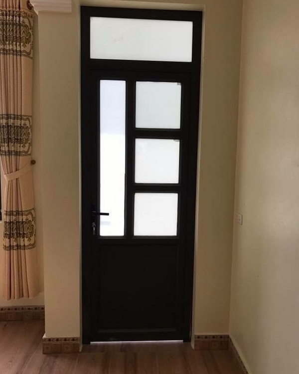 Cửa phòng ngủ từ chất liệu nhôm kính