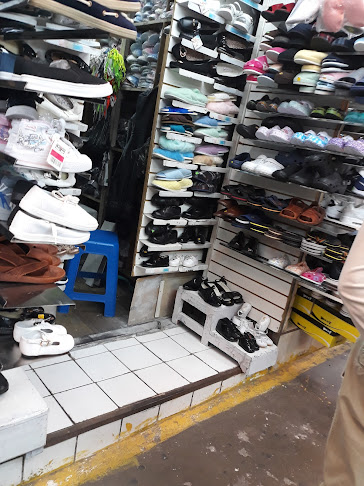 Opiniones de Venta De Zapatos Local 32 en Quito - Zapatería