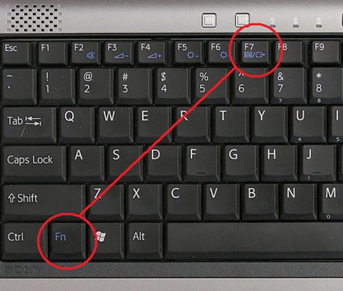Sửa bàn phím laptop gõ chữ bị ra số