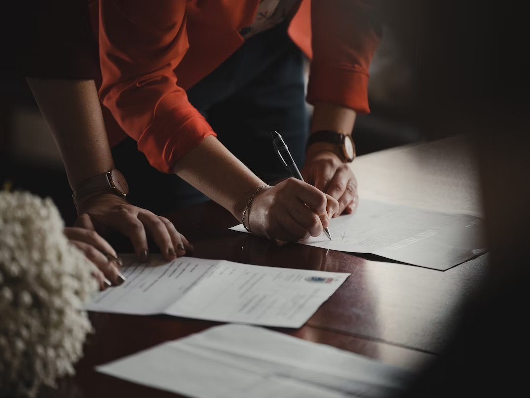 What To Look for Before Signing a Franchise Agreement