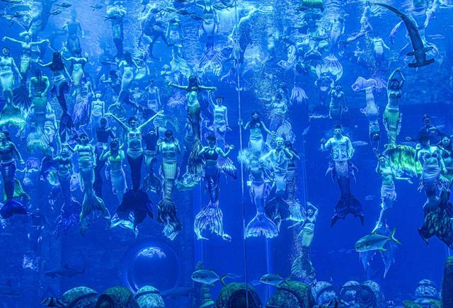 110 sereias no aquário Ambassador Lagoon do hotel Atlantis Sanya