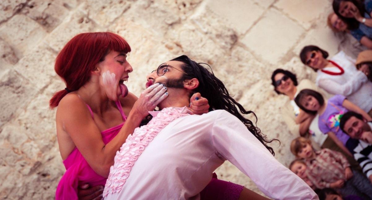 http://teatres.gva.es/banco/imagenes/z_REPARTE_AMOR.jpg