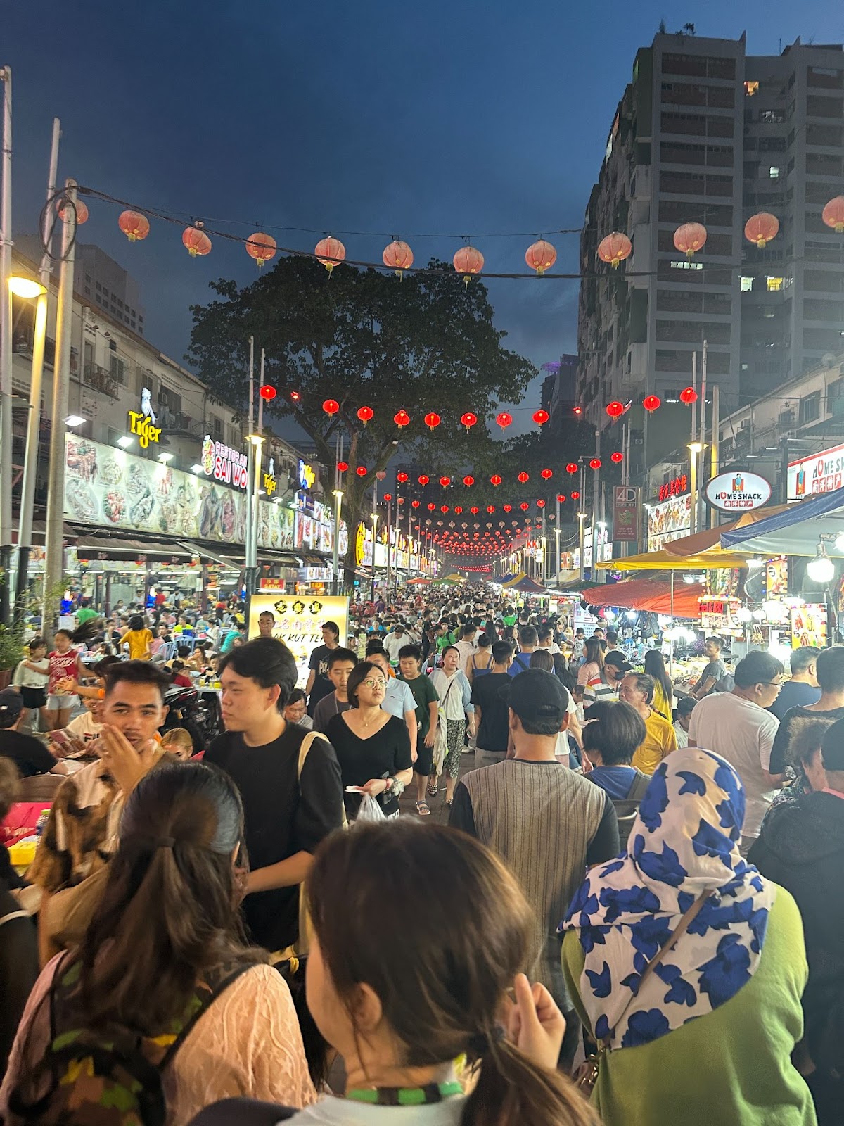 I brought my friends from macau to wong ah wah restaurant at jalan alor and the service was a major letdown | weirdkaya