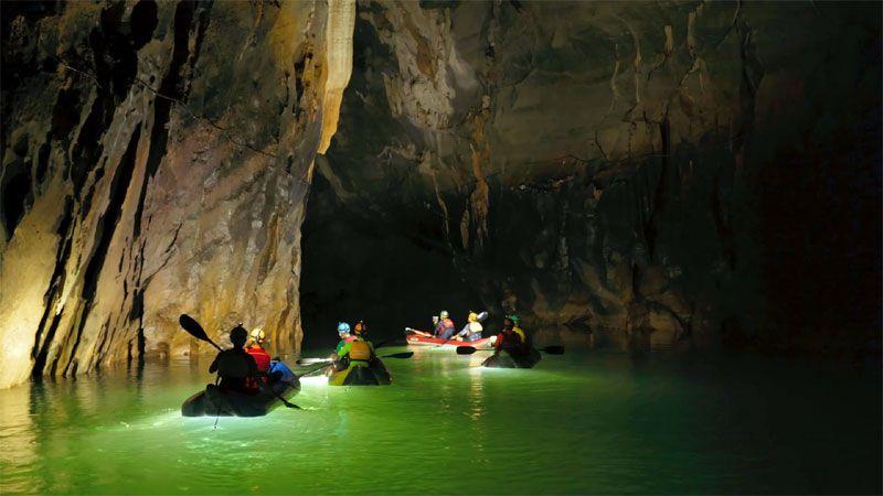 Tour Động Phong Nha chèo thuyền Kayak - Tiệc nướng BBQ