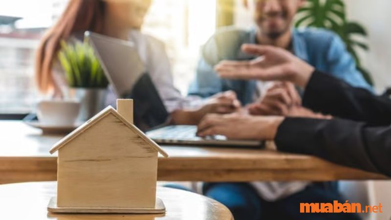  Nên khảo sát giá thuê nhà chung trong khu vực trước khi quyết định thuê