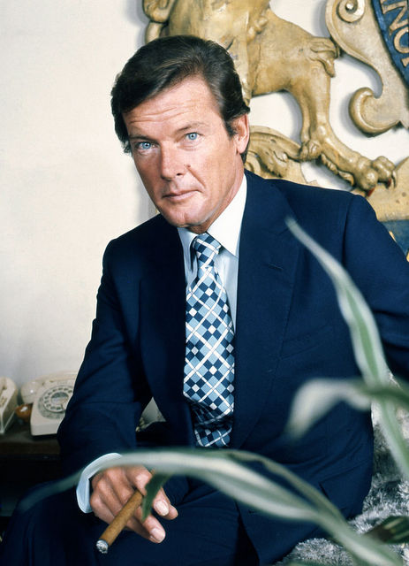 Roger_Moore_Allan_Warren.jpg