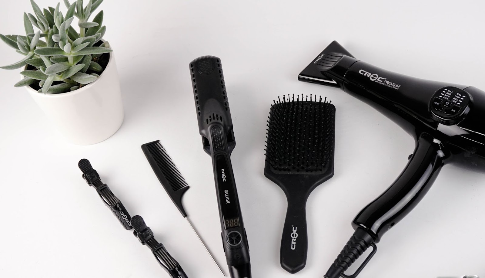 combs, hair dryer 