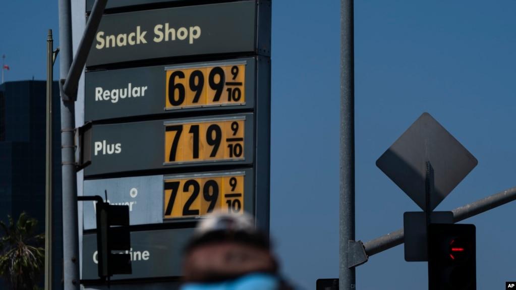 Giá xăng dầu tăng cao tại Mỹ.